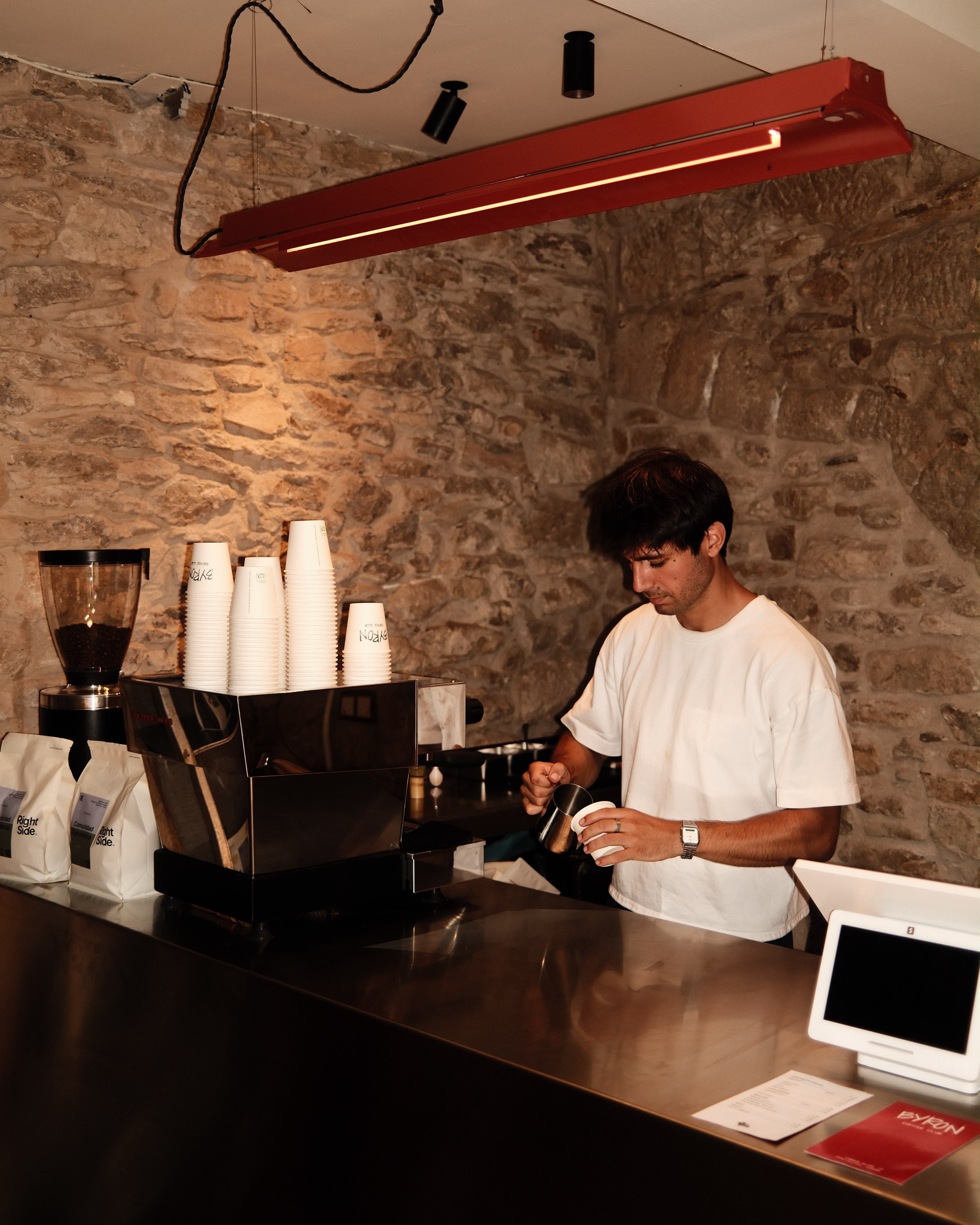 branding byron coffee club peratallada