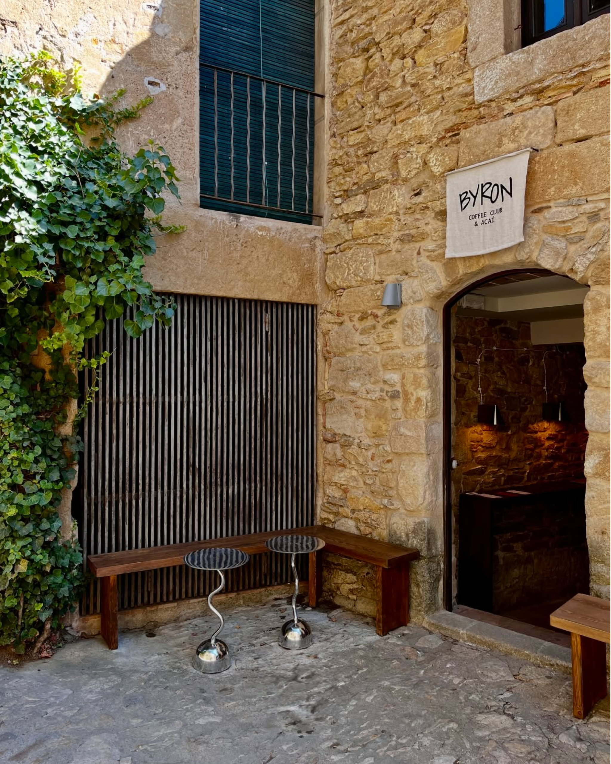 branding byron coffee club visual hub peratallada girona