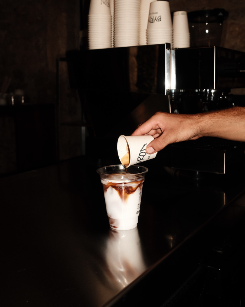 interiorisme branding logotip byron coffee club peratallada visual hub